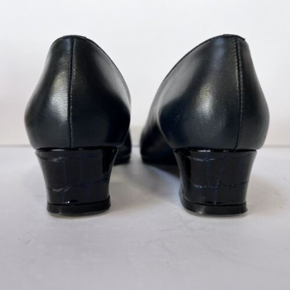 Vintage California Magdesians Women Navy Leather Tassel Shoes 6.5W USA Made - Picture 12 of 15